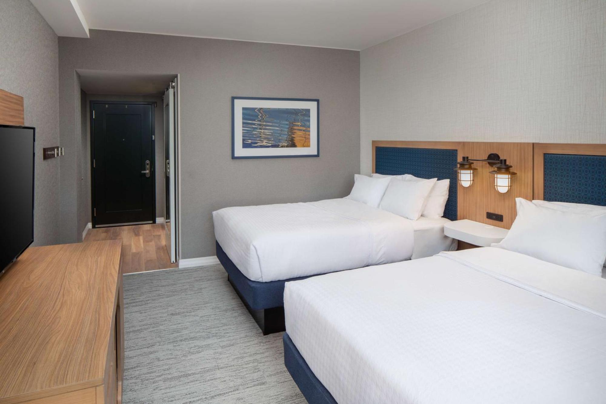 Hampton Inn Boston Seaport District Exterior photo