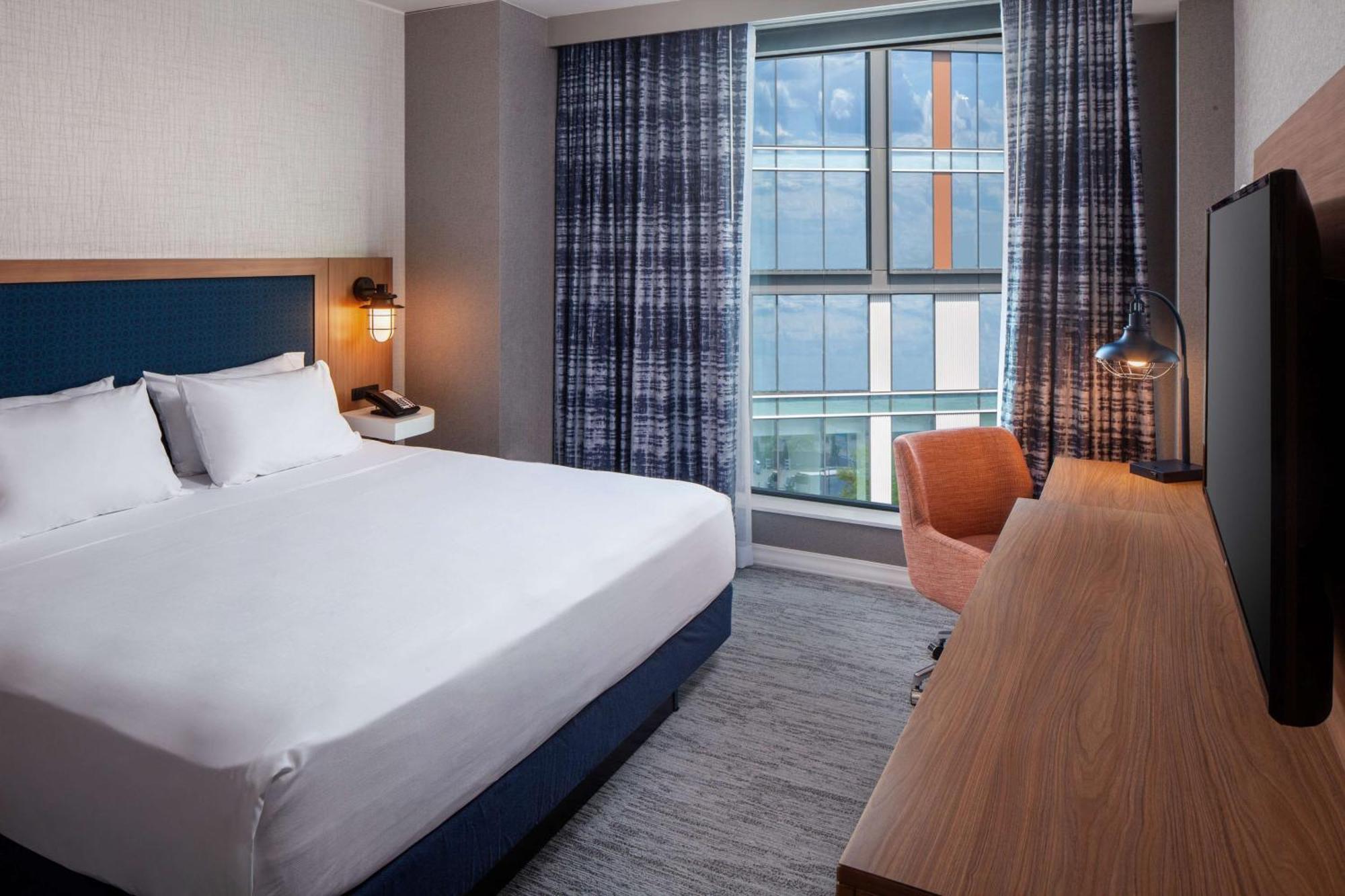 Hampton Inn Boston Seaport District Exterior photo