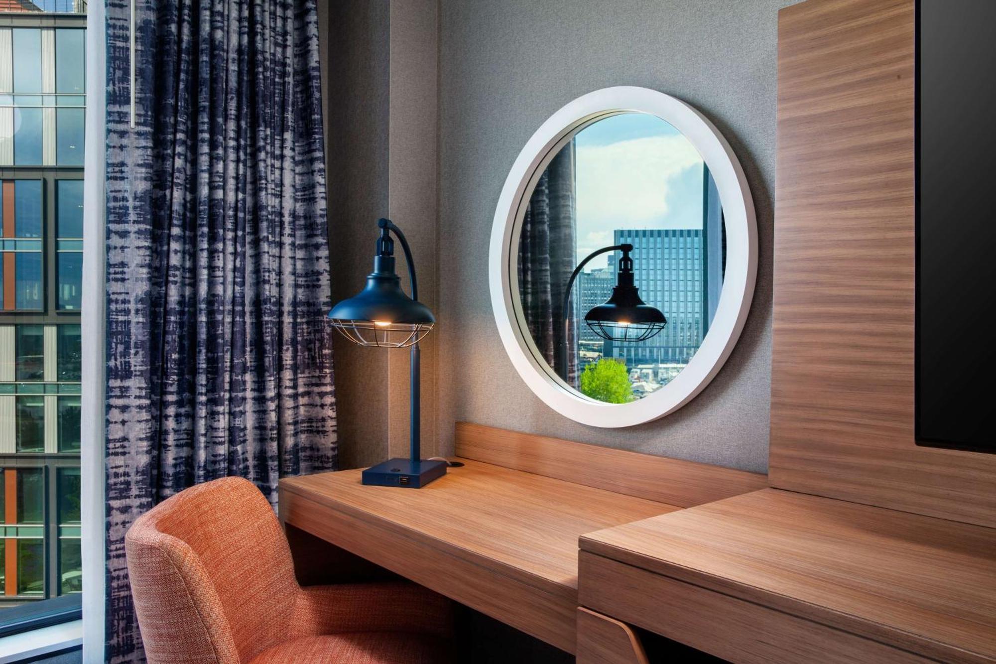 Hampton Inn Boston Seaport District Exterior photo