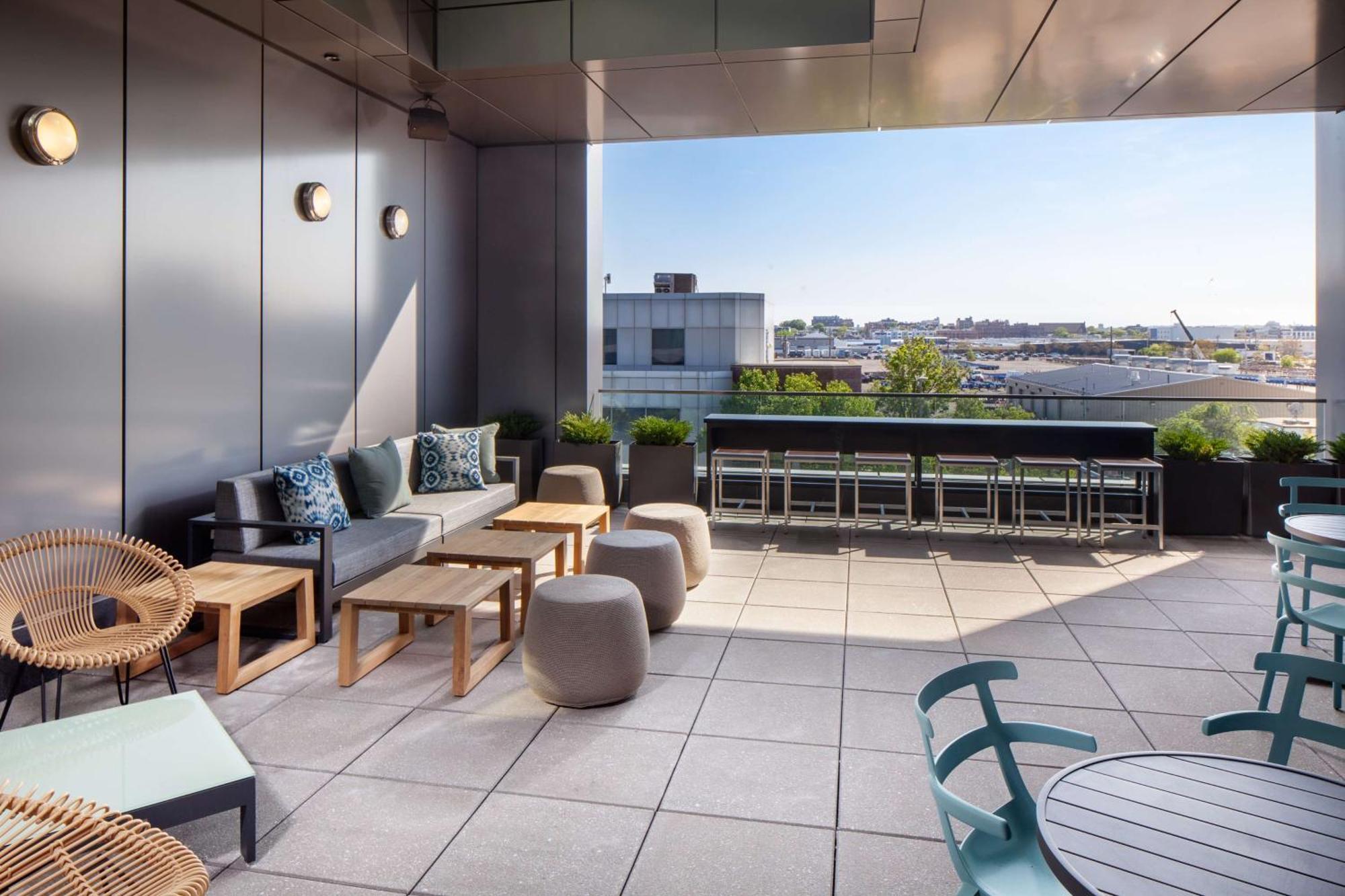 Hampton Inn Boston Seaport District Exterior photo