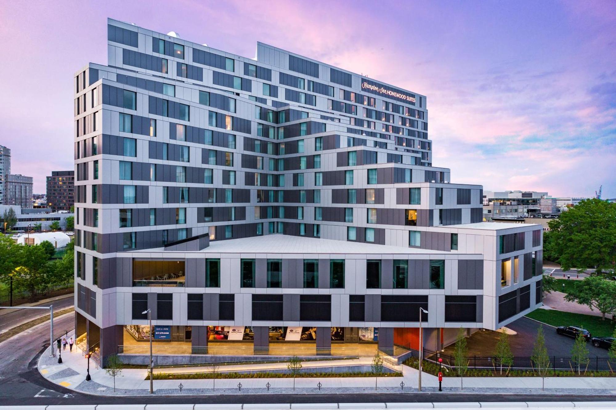 Hampton Inn Boston Seaport District Exterior photo